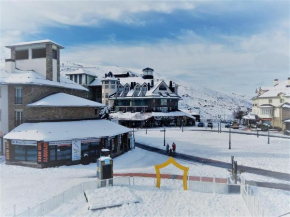 SKI & SNOW APARTMENTOS by TODOSIERRANEVADA - Plaza Principal Junto a los Telecabinas